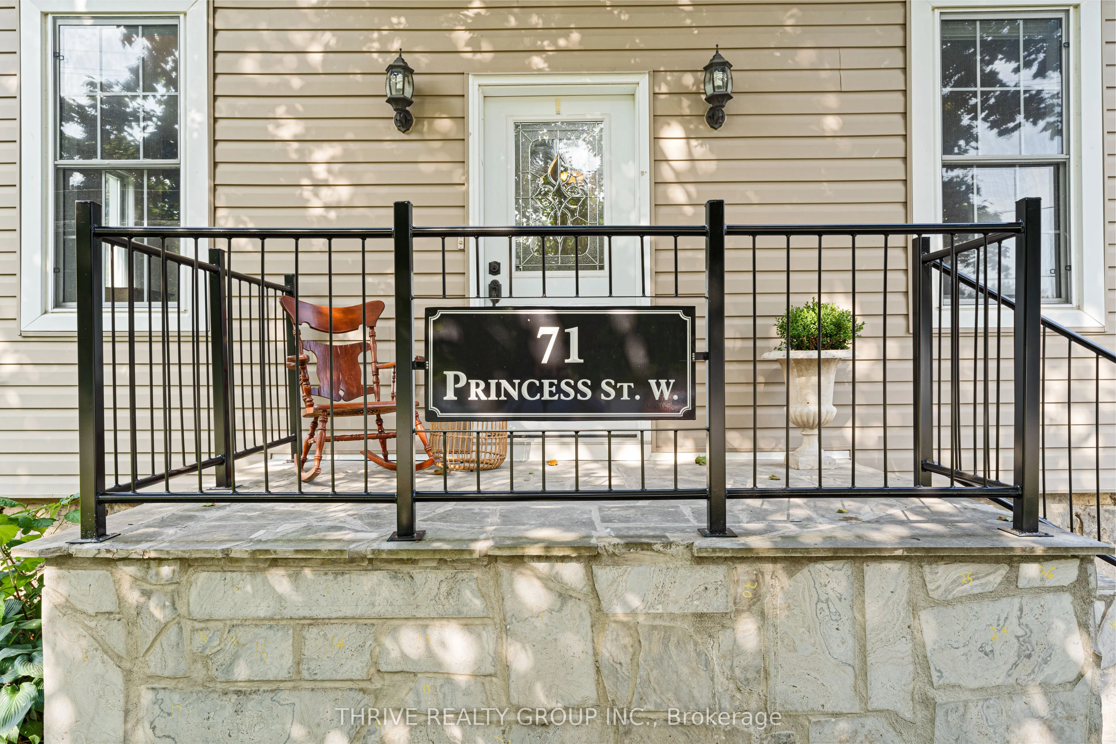 71 Princess Street W