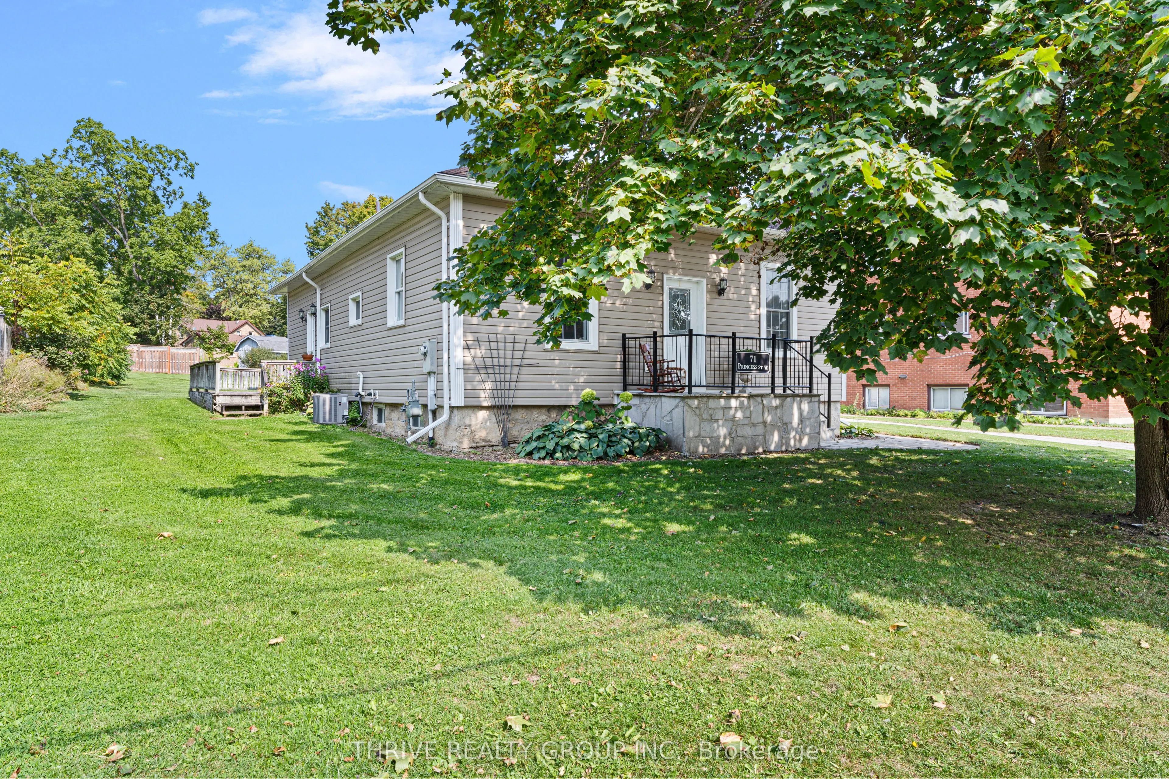 71 Princess Street W