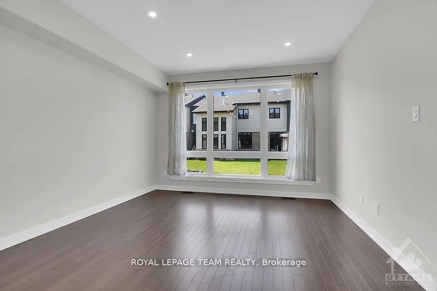 578 Cobra Crescent