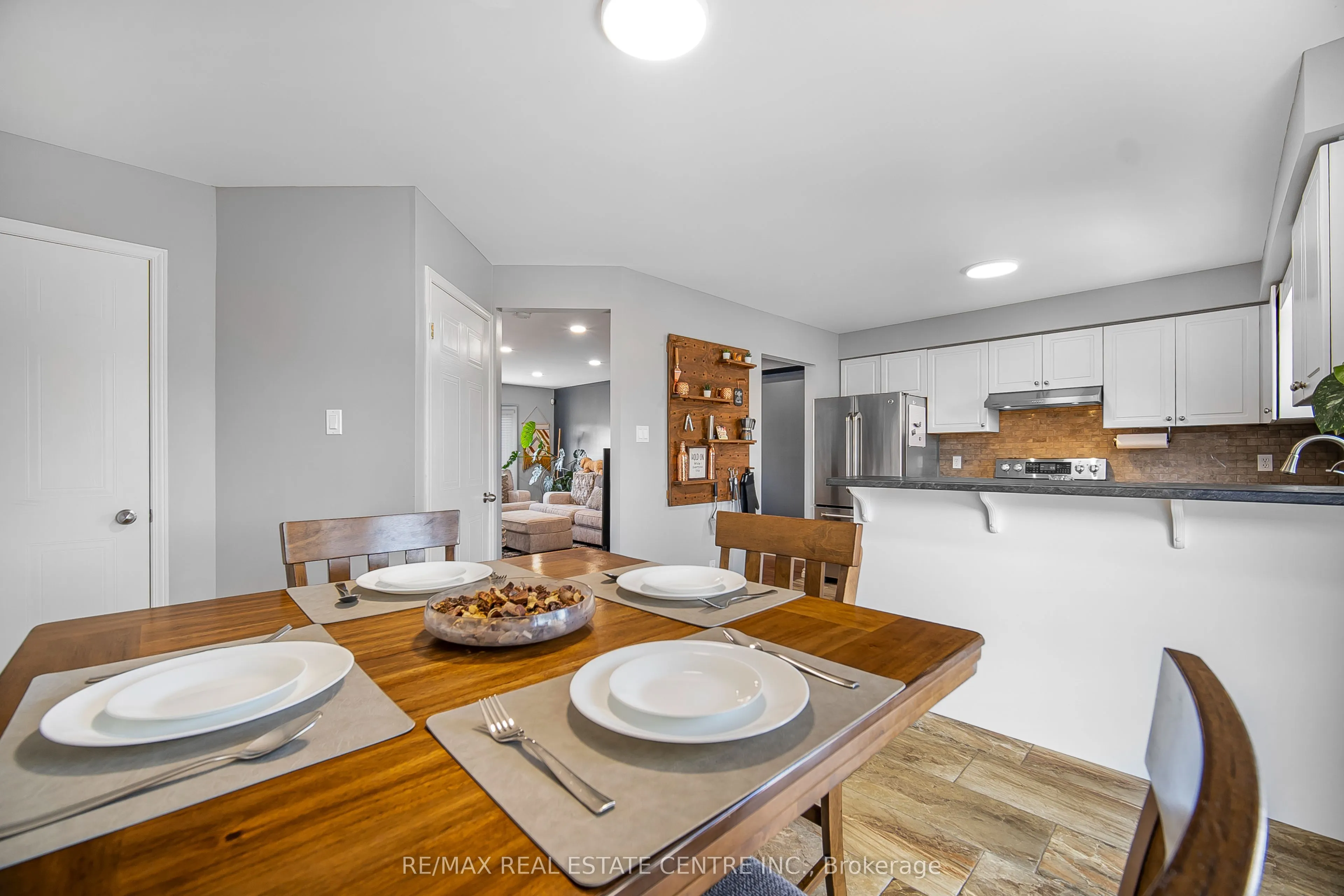 6 Eula White Place