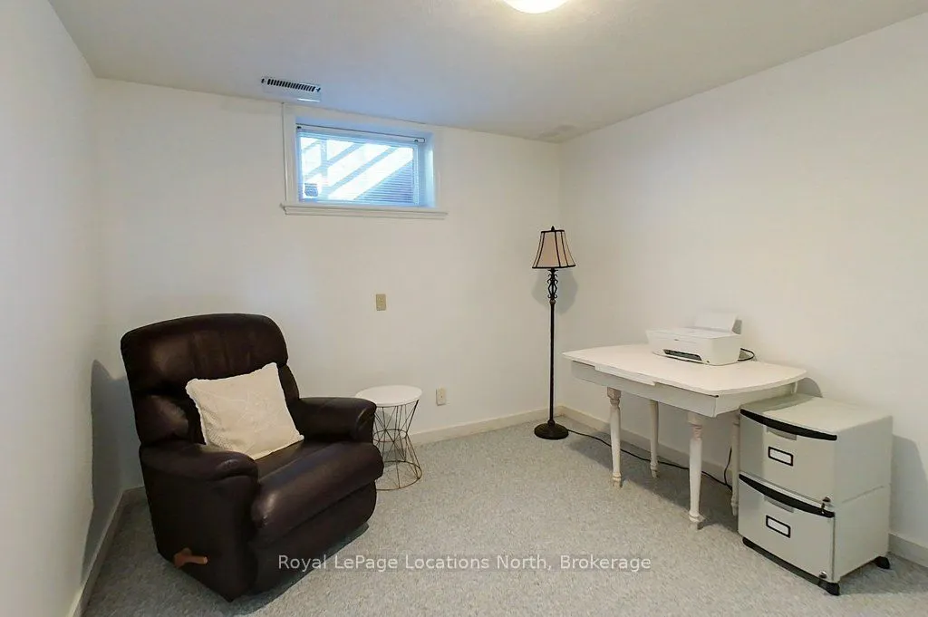 306 Lakeshore Road N