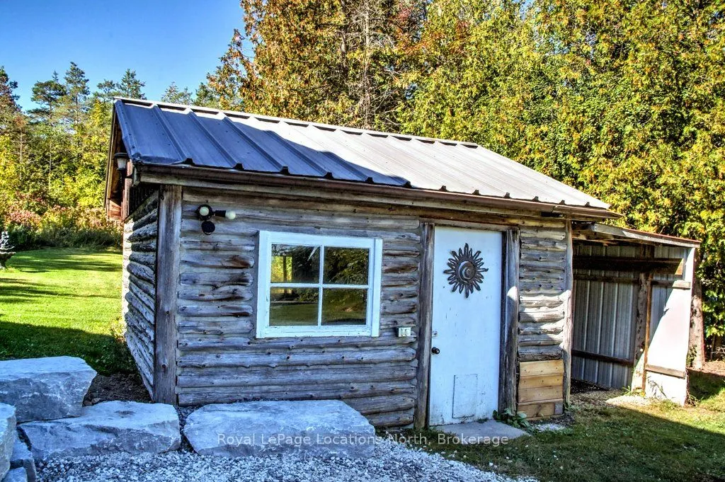 306 Lakeshore Road N
