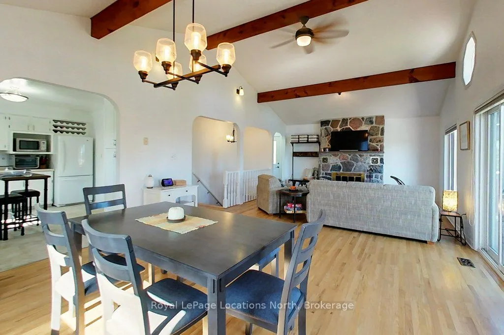 306 Lakeshore Road N