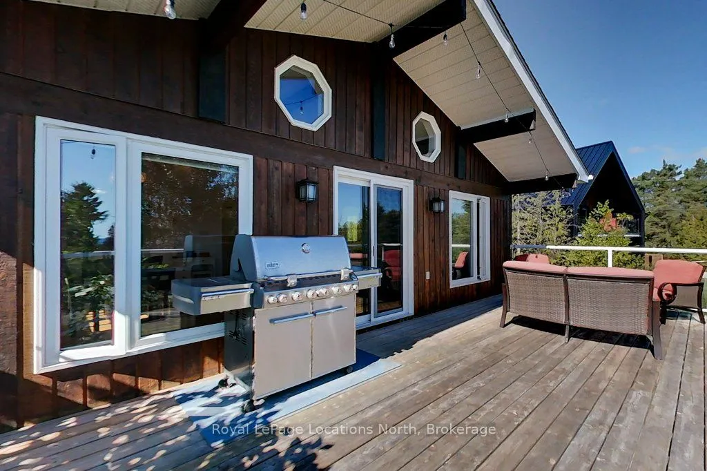 306 Lakeshore Road N