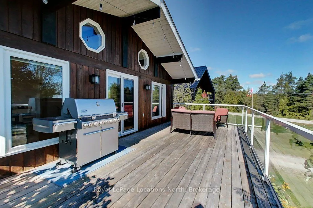 306 Lakeshore Road N