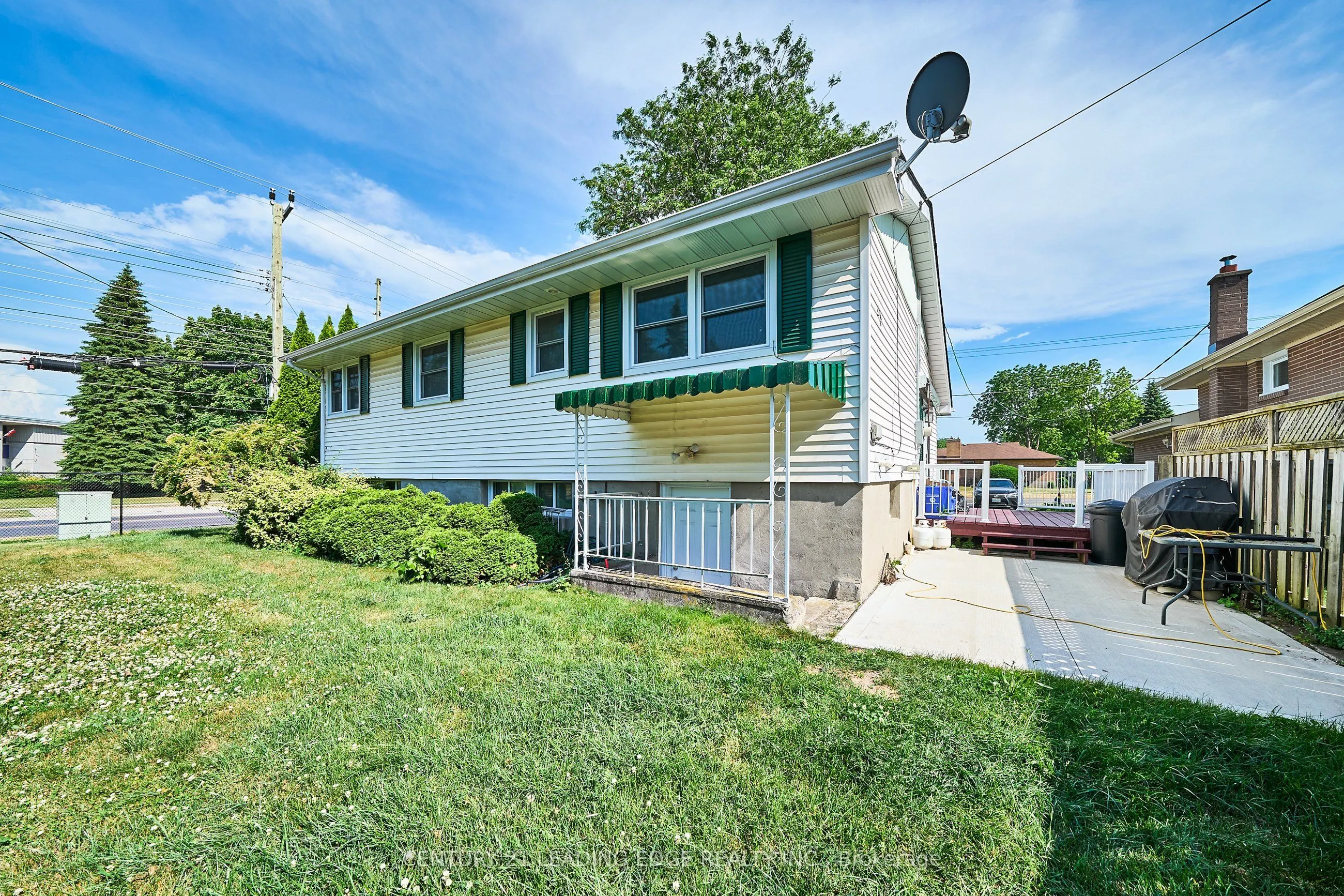 472 Victoria Avenue