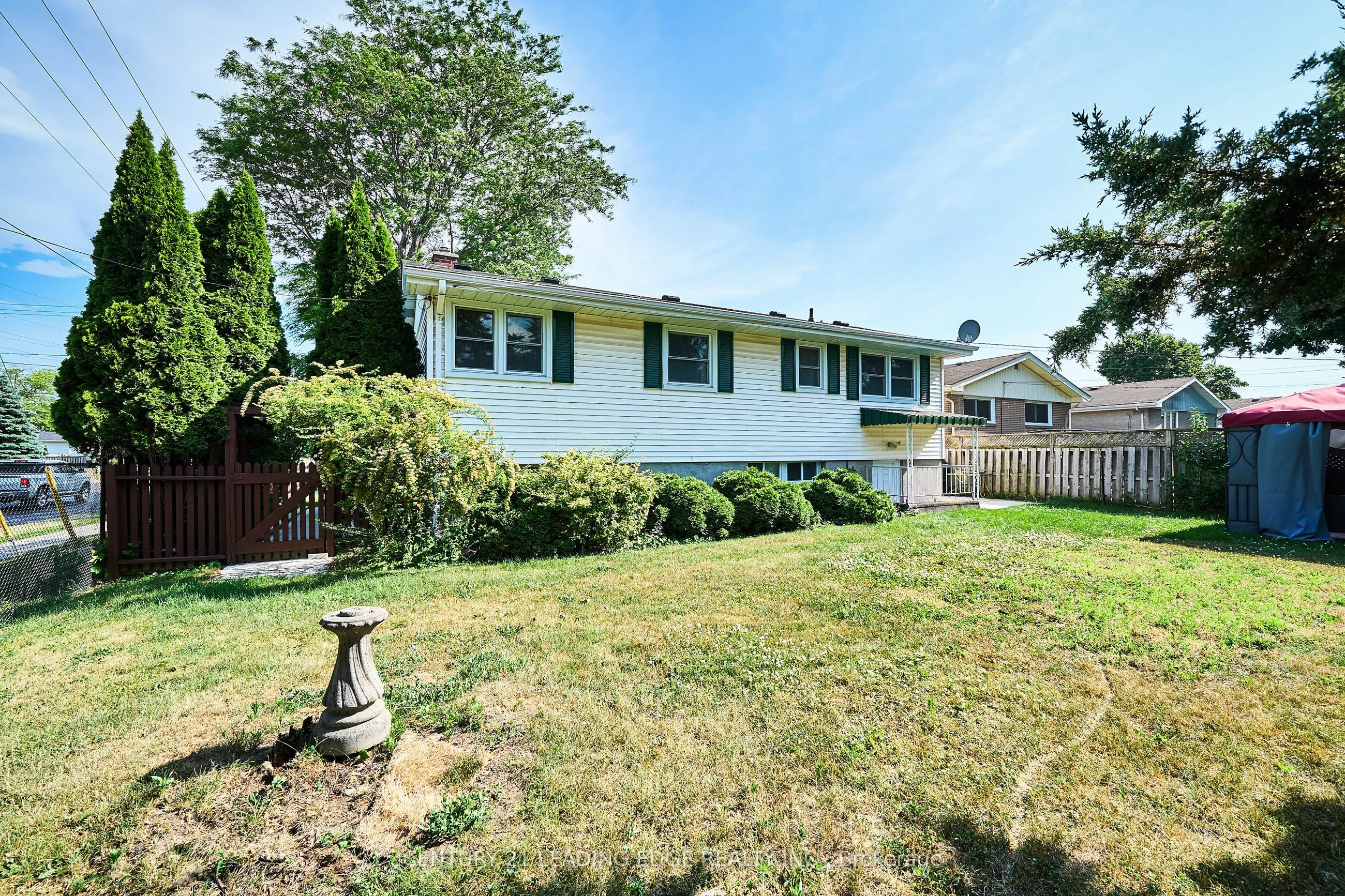 472 Victoria Avenue