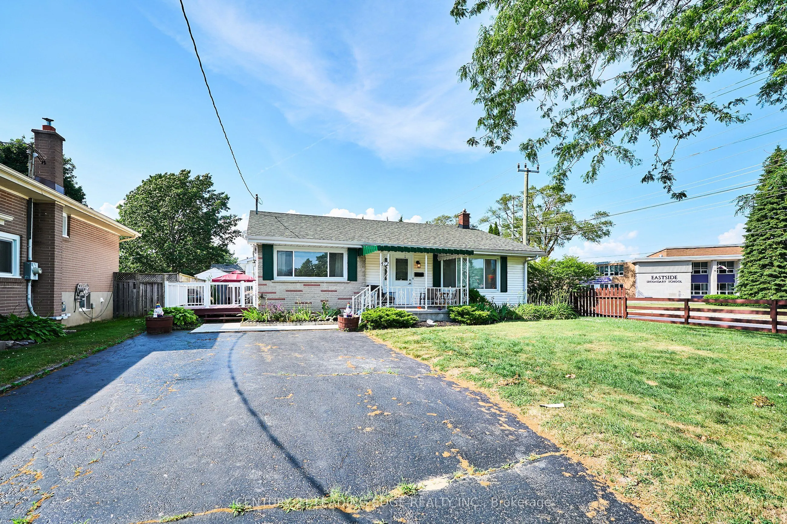 472 Victoria Avenue