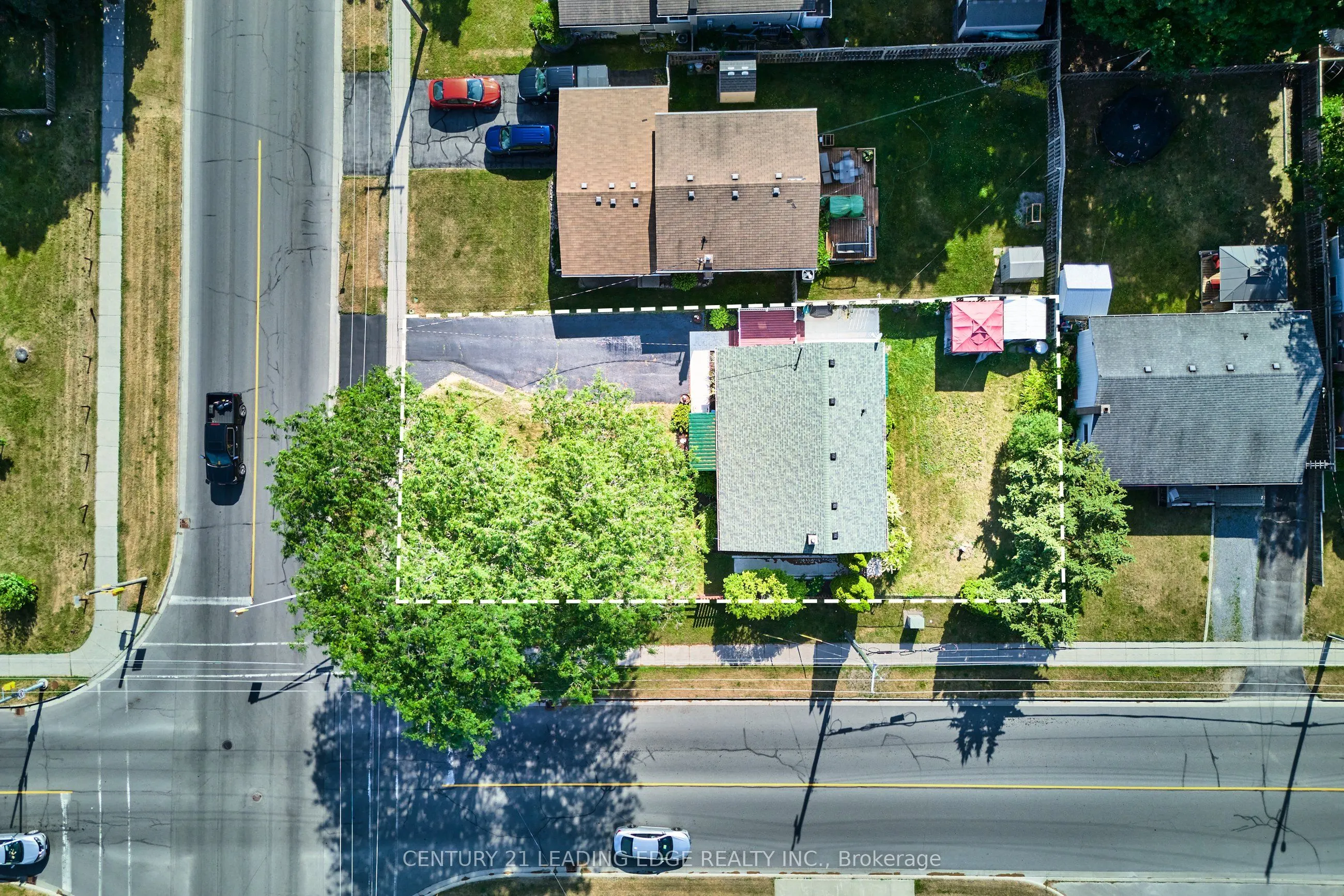 472 Victoria Avenue