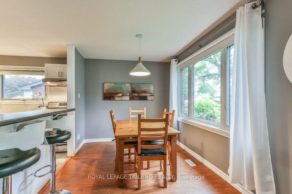 44 TWEED Crescent