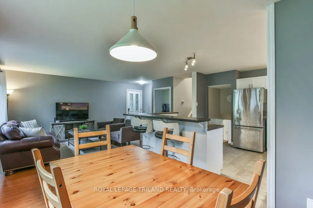 44 TWEED Crescent