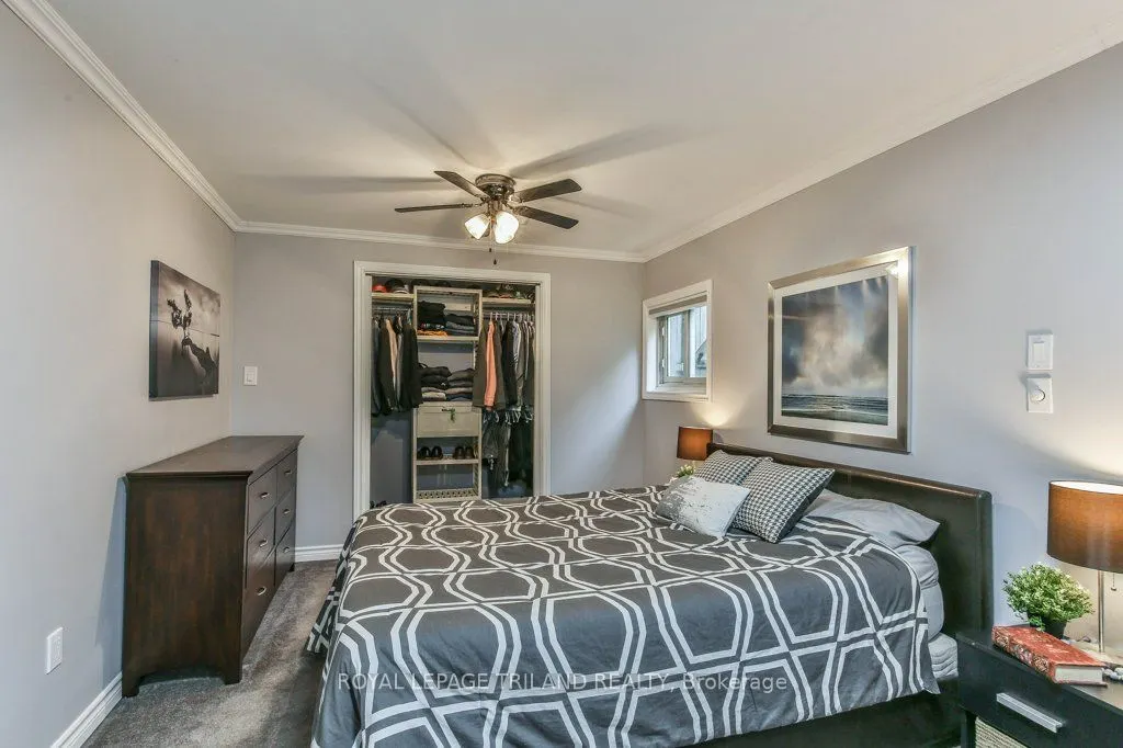 44 TWEED Crescent