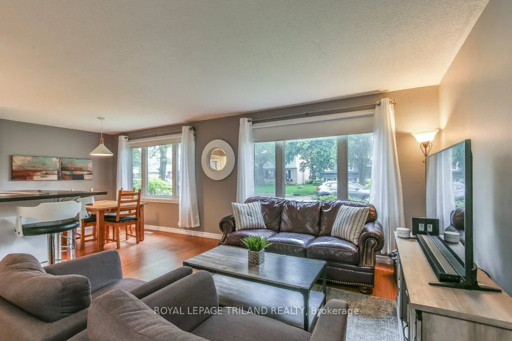 44 TWEED Crescent