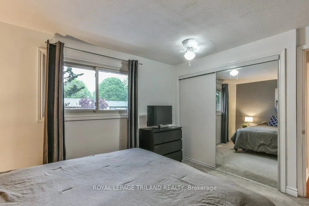 44 TWEED Crescent
