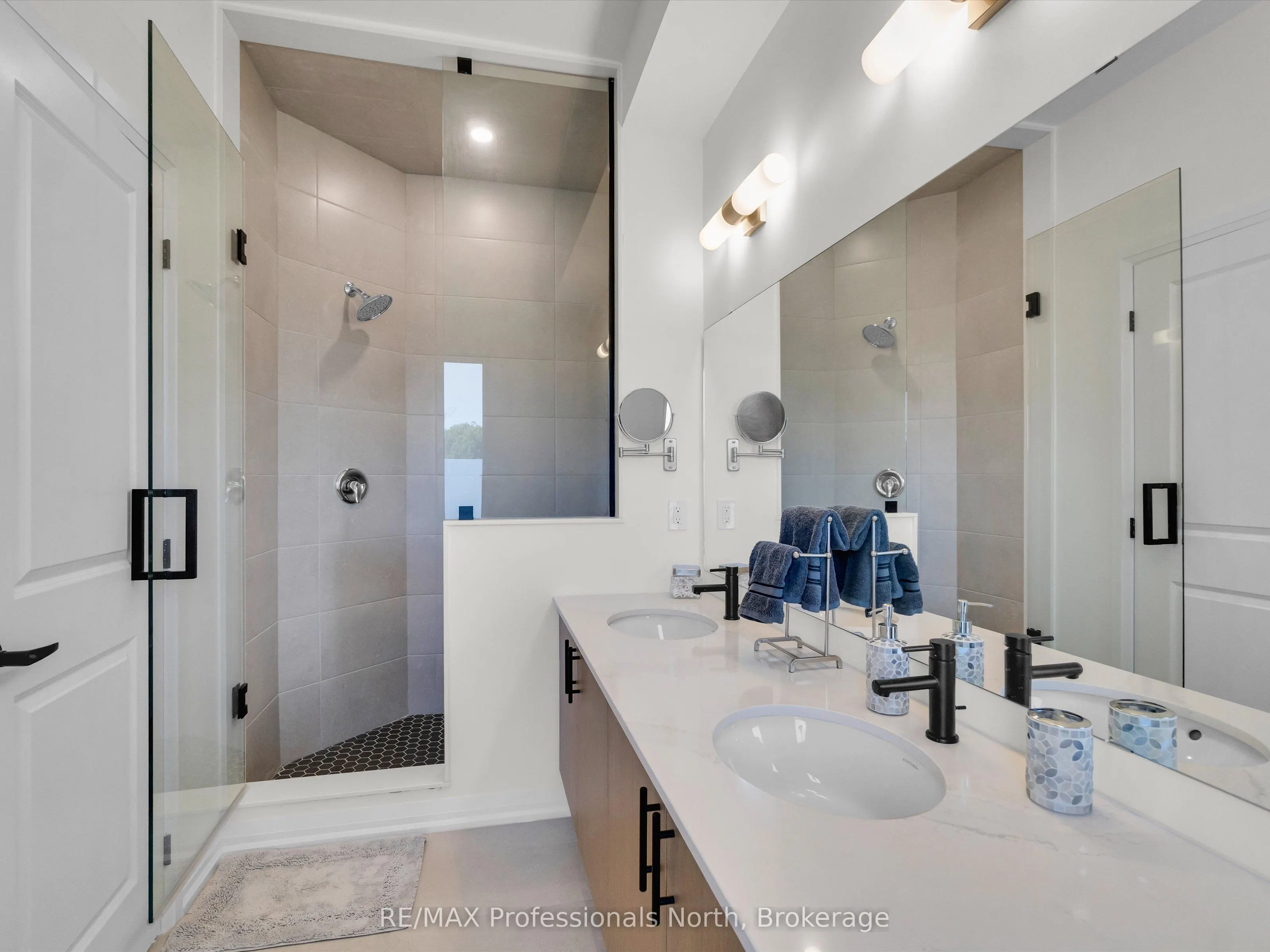245 Crescent Bay Lane, #212