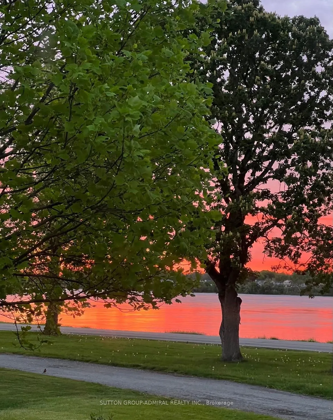 9767 Niagara River Parkway