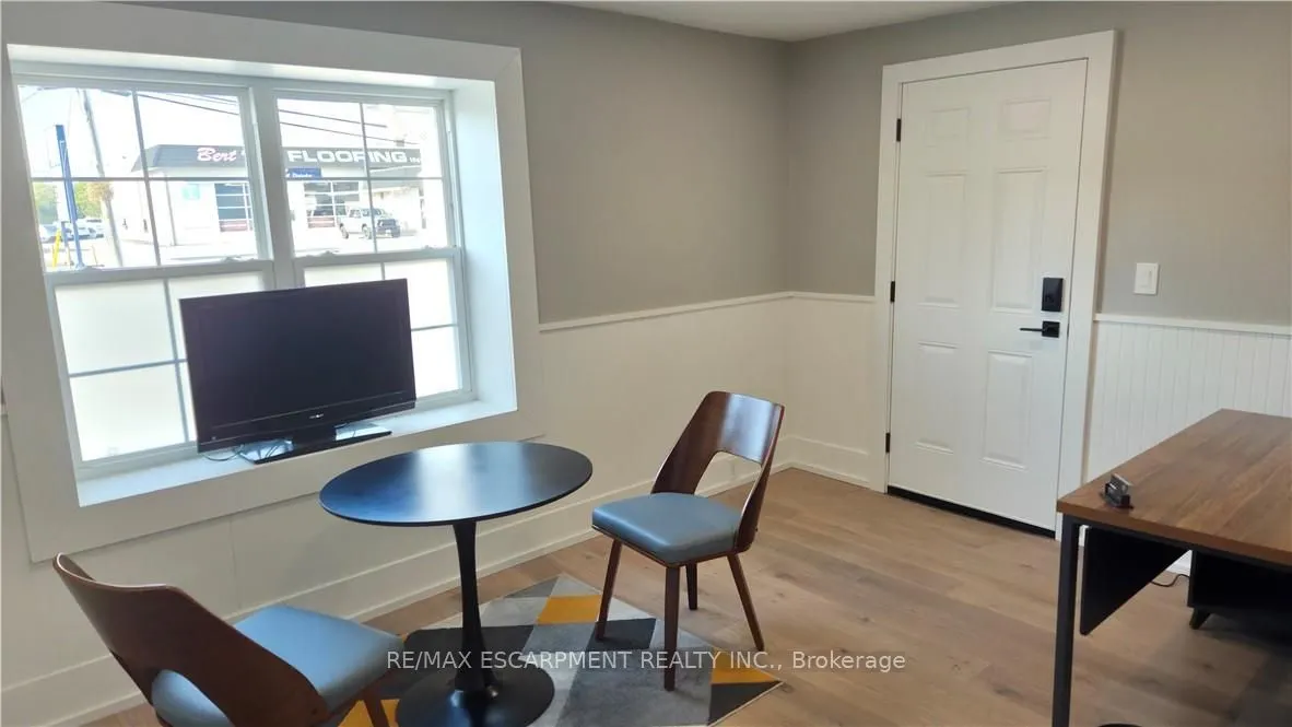 219 ST CATHARINES Street, #1