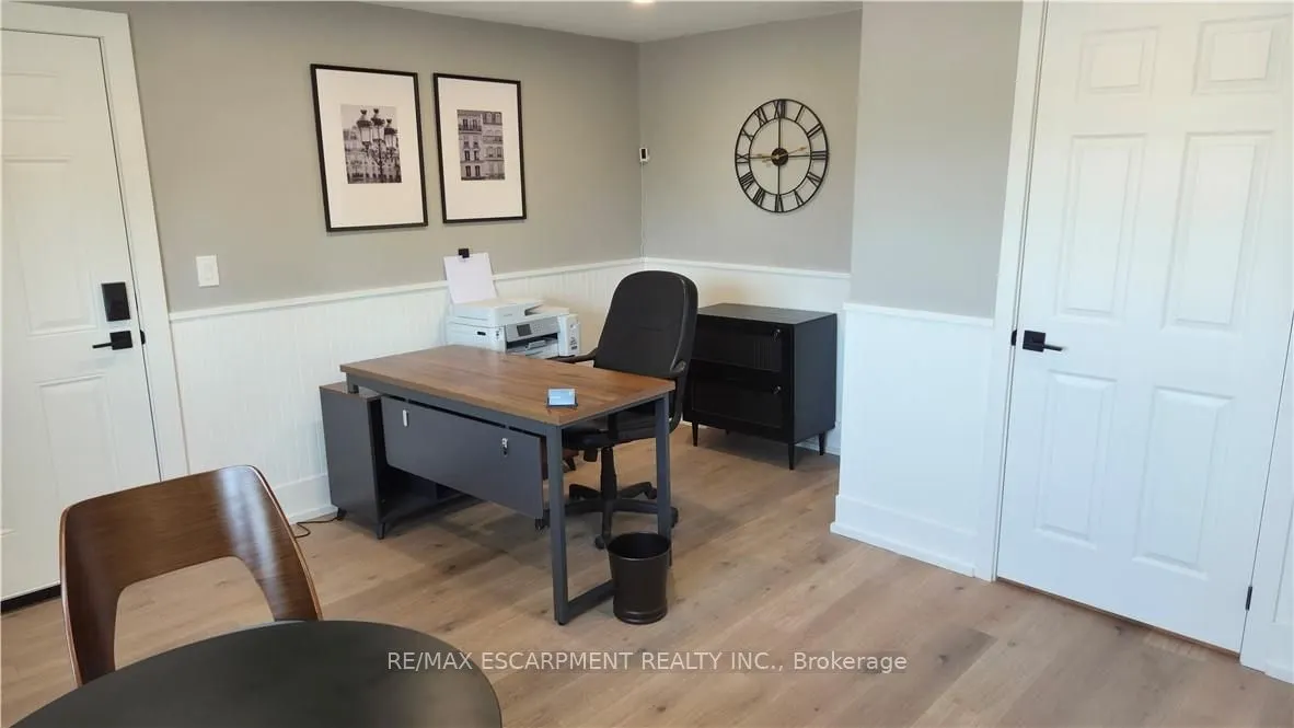 219 ST CATHARINES Street, #1