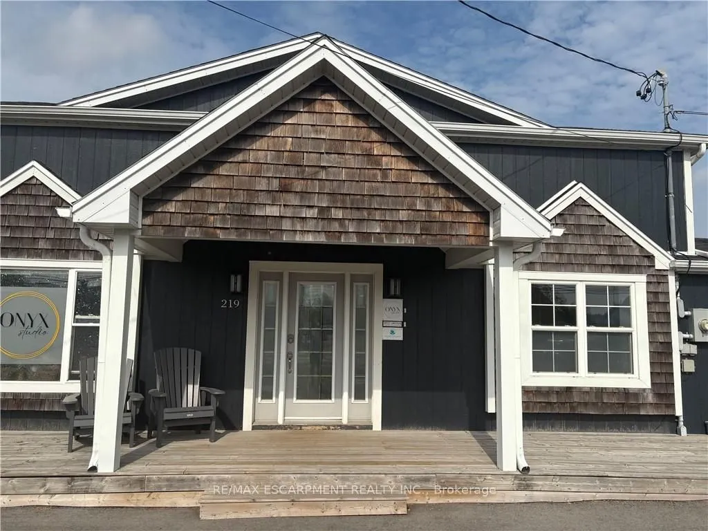 219 ST CATHARINES Street, #3