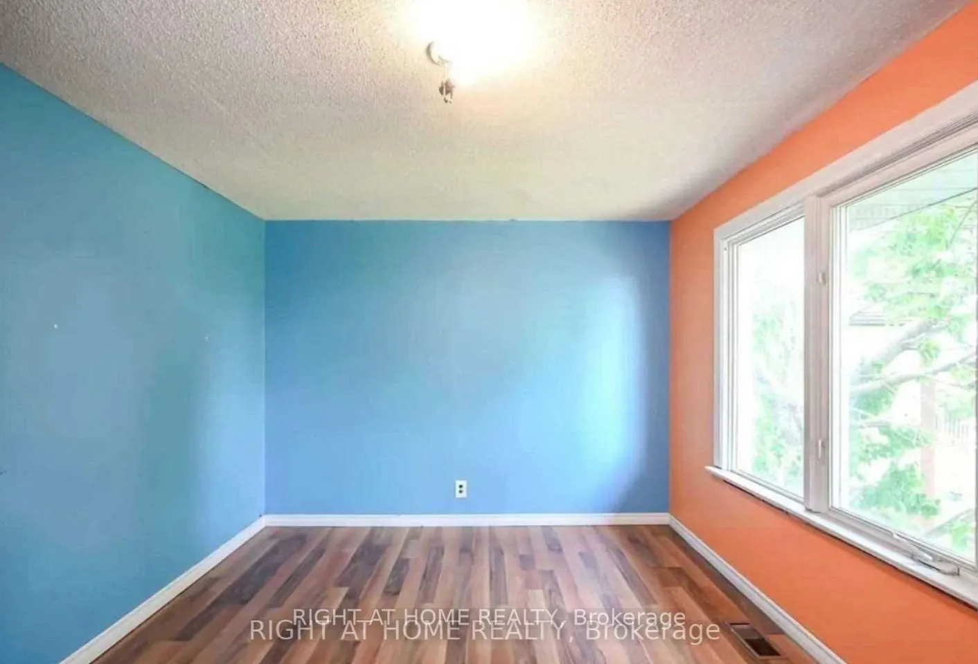 1025 Stone Church Road E