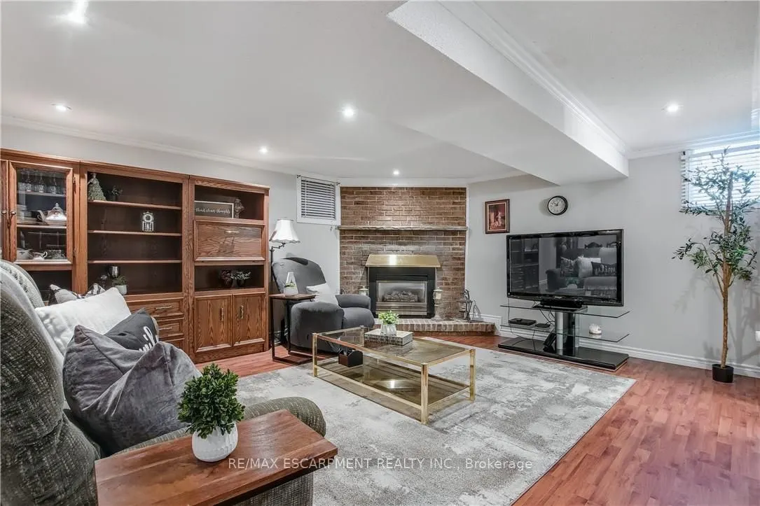 79 Gardiner Drive