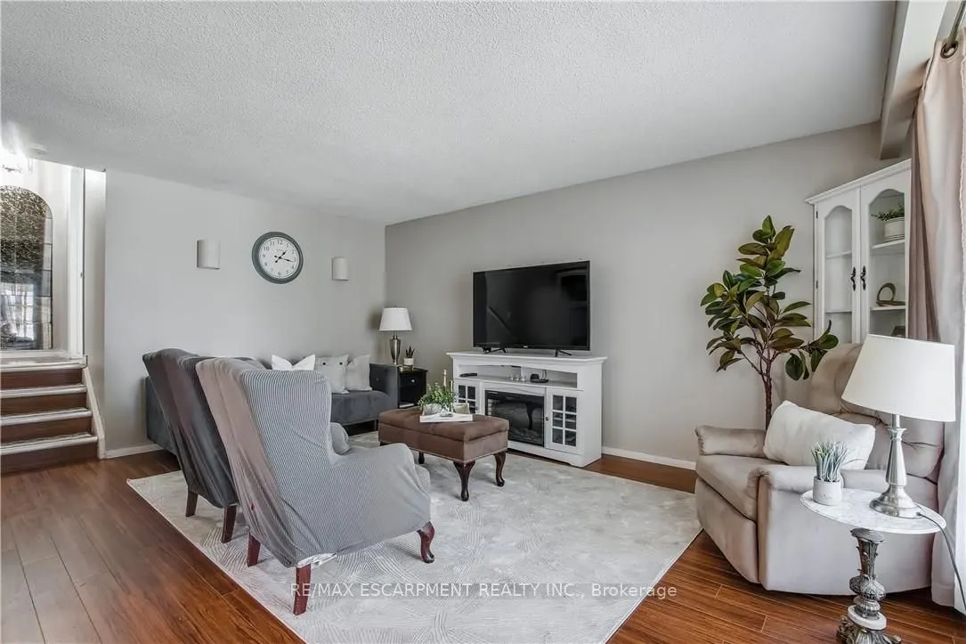 79 Gardiner Drive