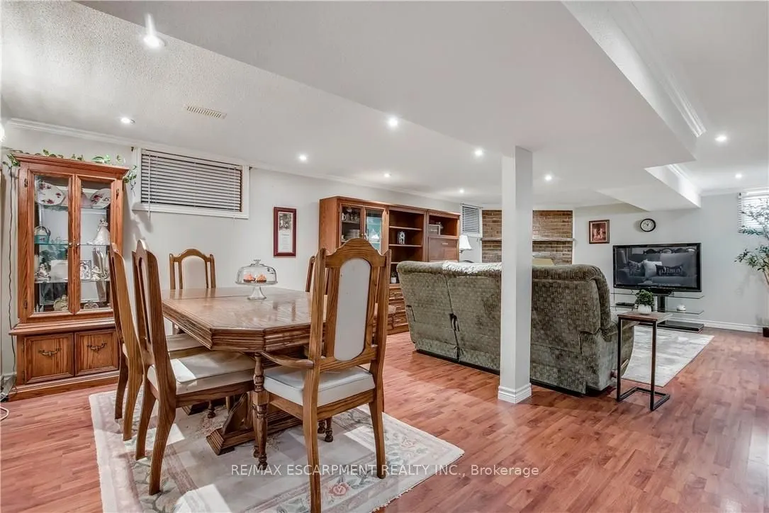 79 Gardiner Drive