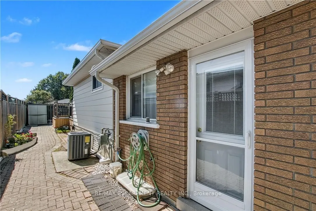 79 Gardiner Drive
