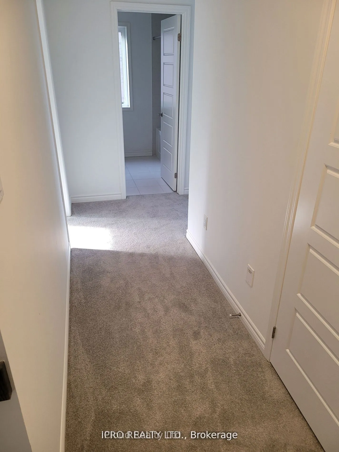 22 Milt Schmidt Street W