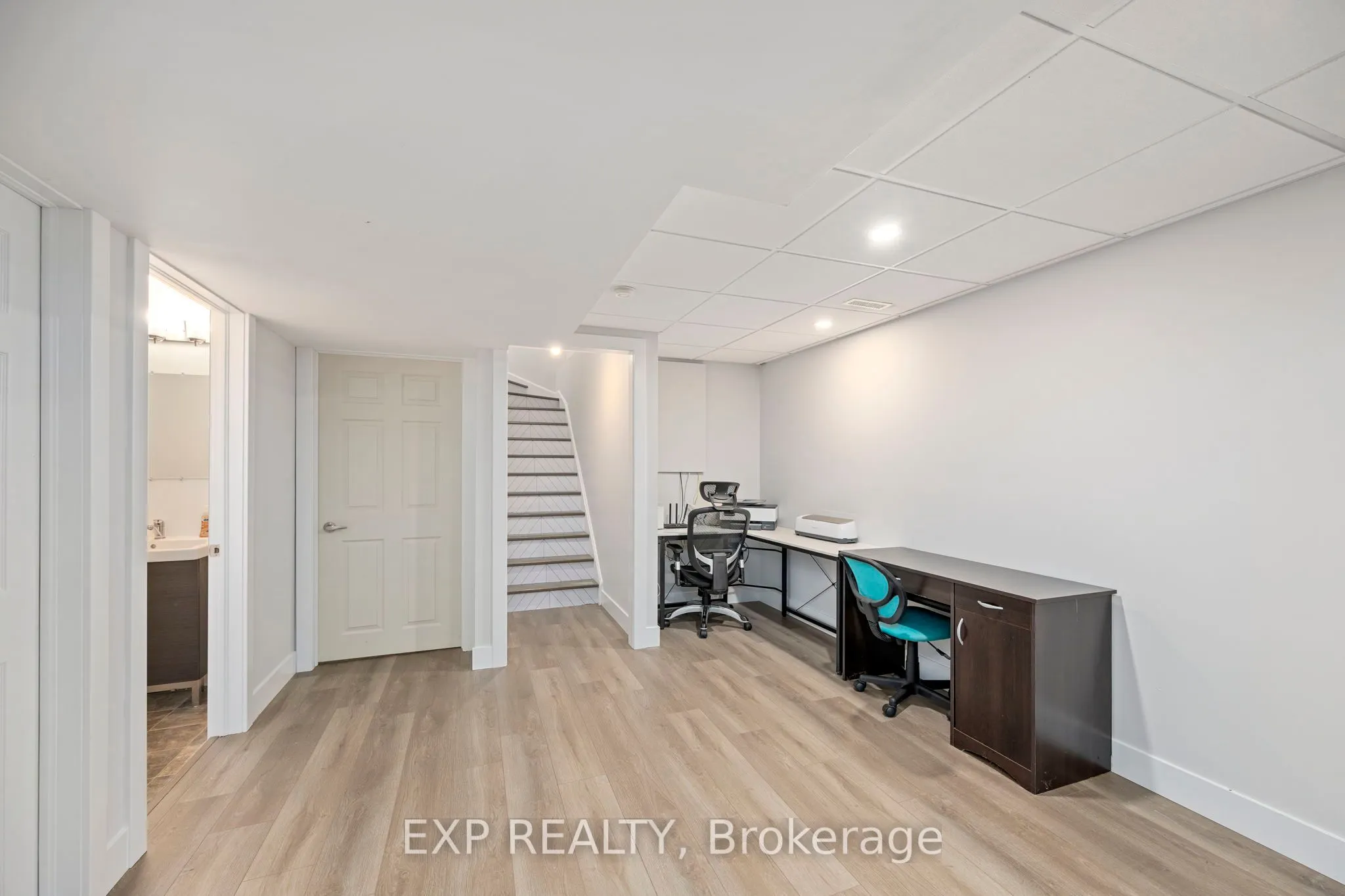 1852 BLOOM Crescent