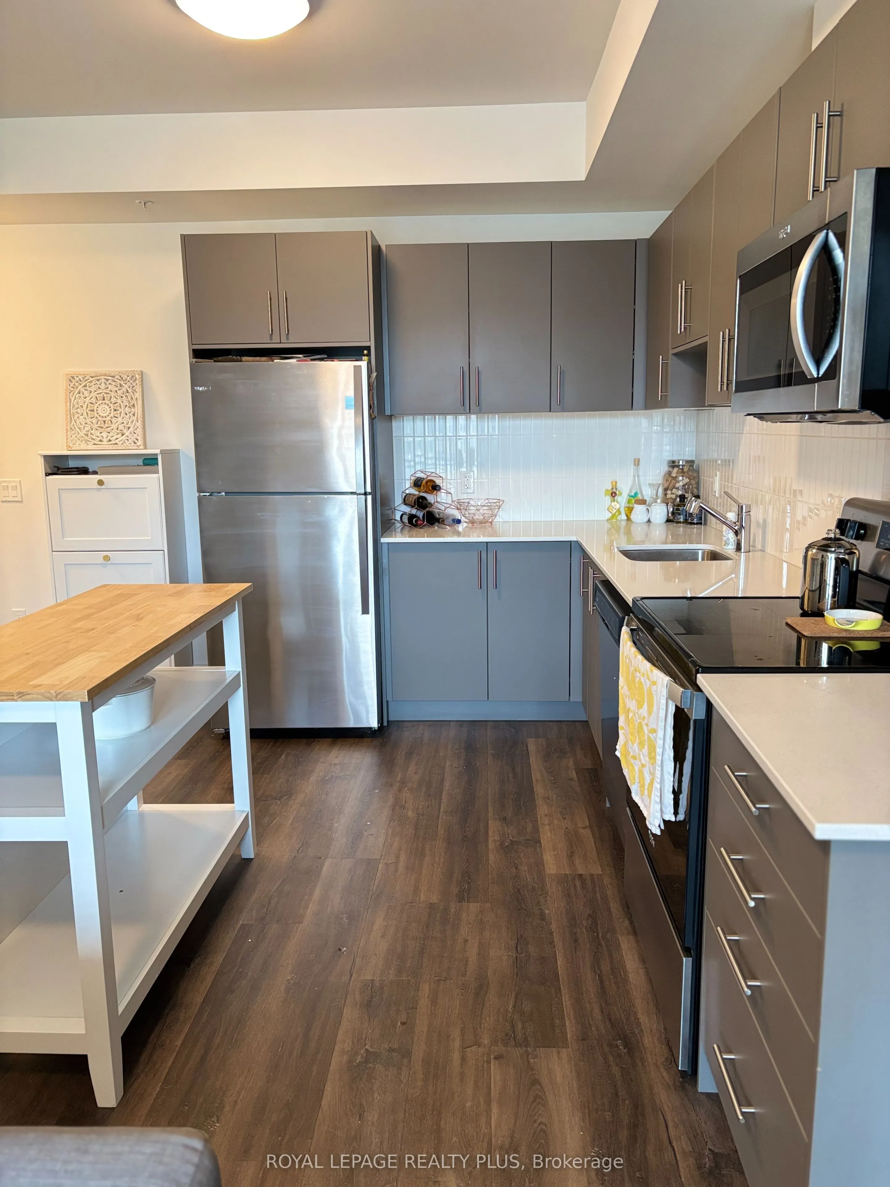 103 Roger Street, #207