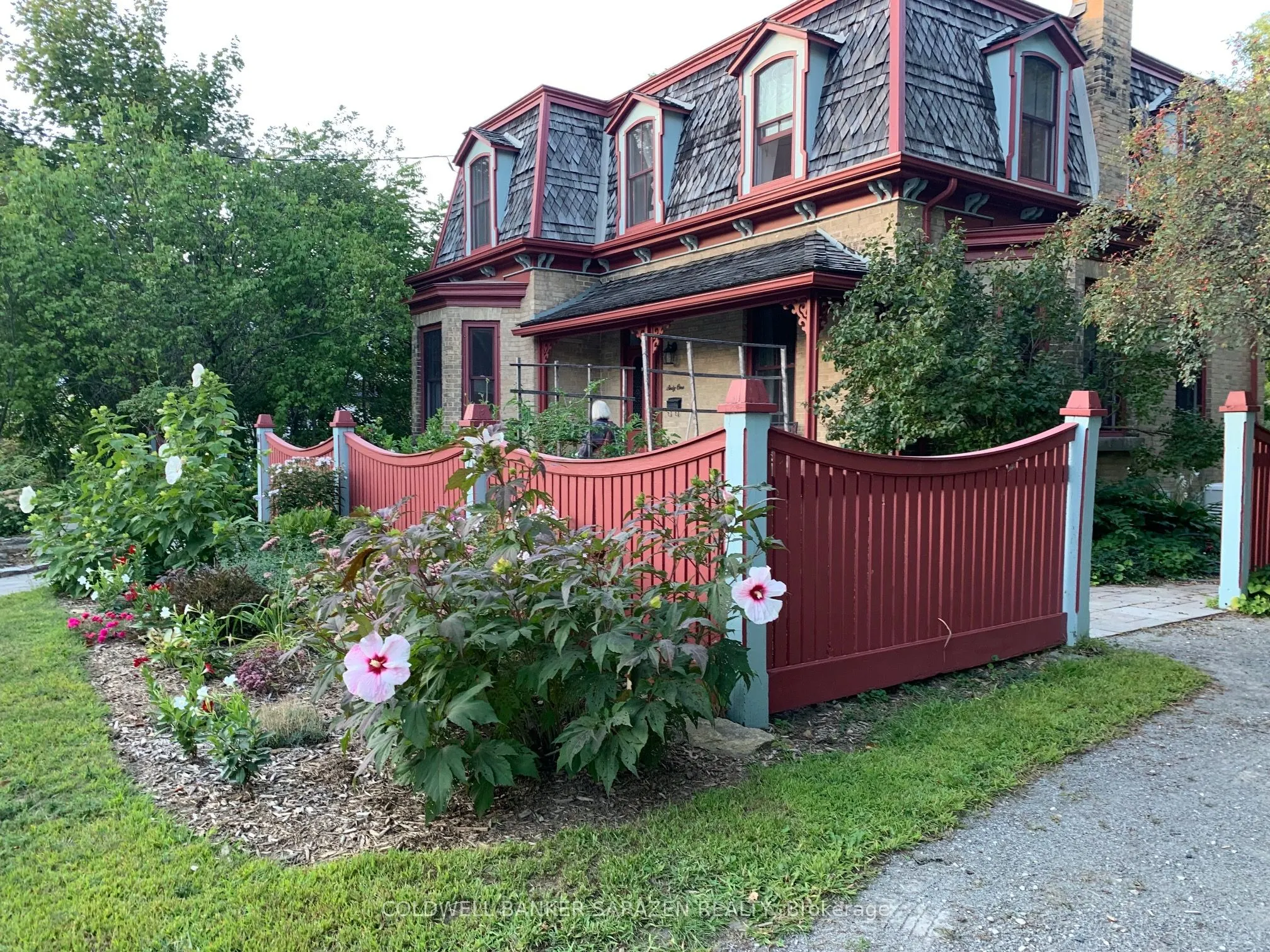 61 Drummond Street E