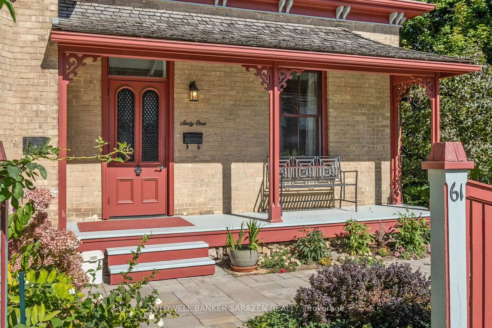 61 Drummond Street E