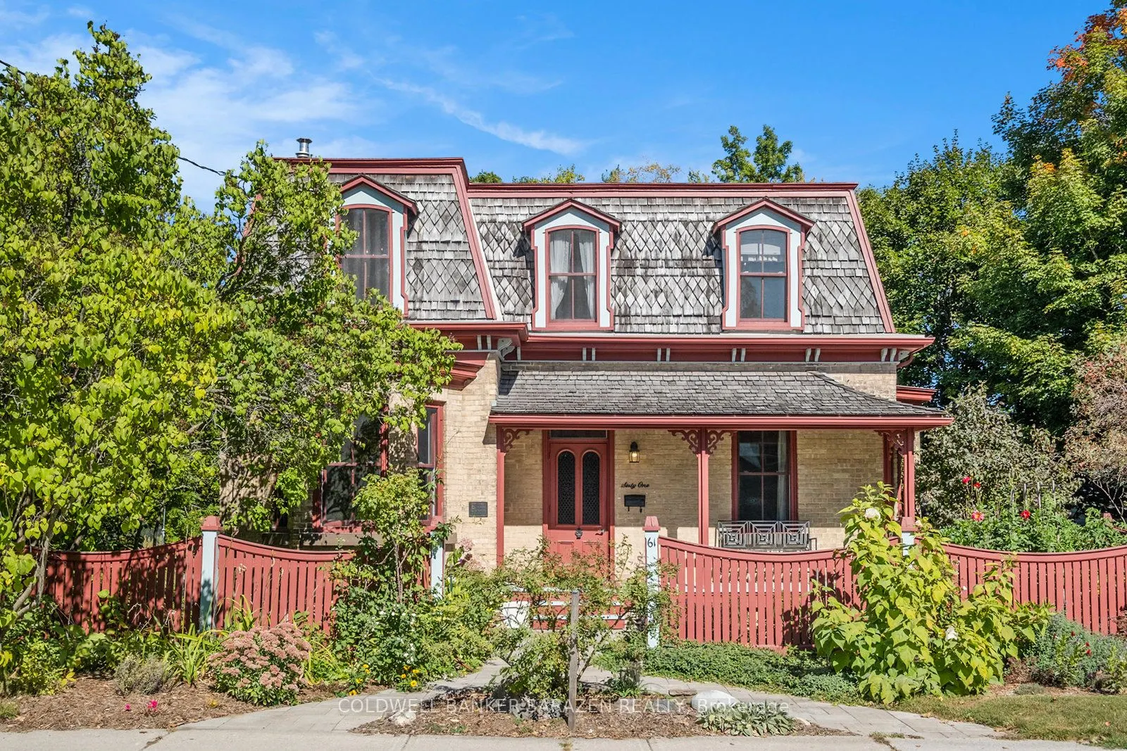61 Drummond Street E