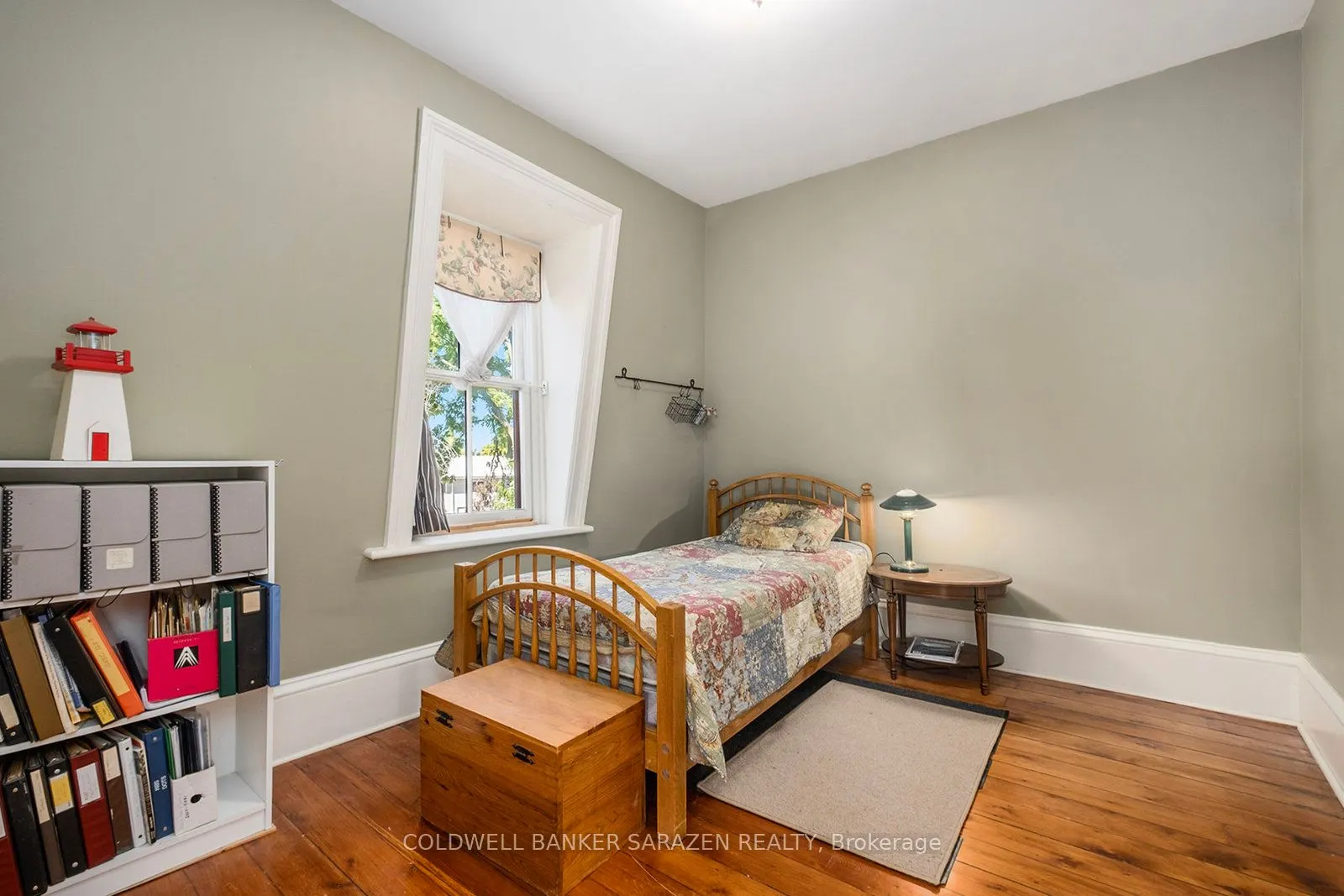 61 Drummond Street E
