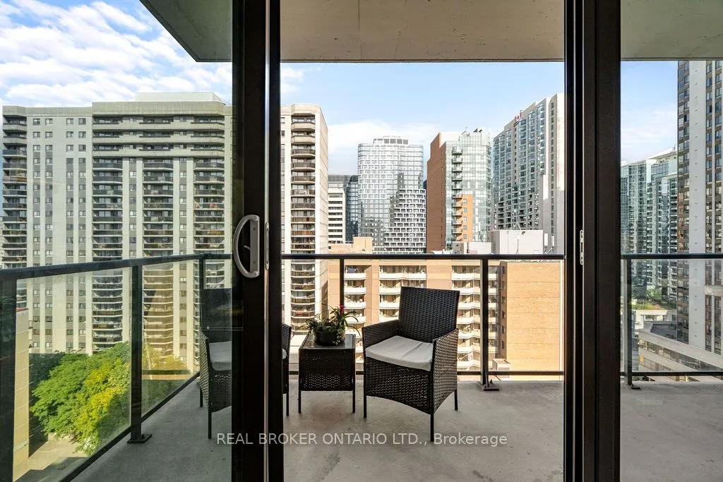 224 Lyon Street N, #1111
