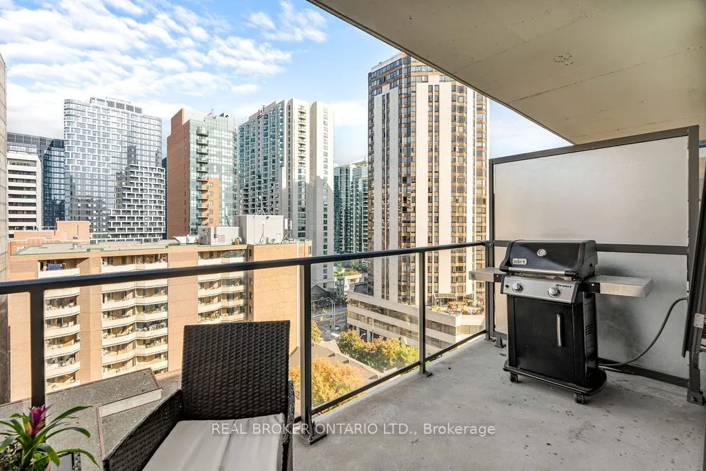 224 Lyon Street N, #1111