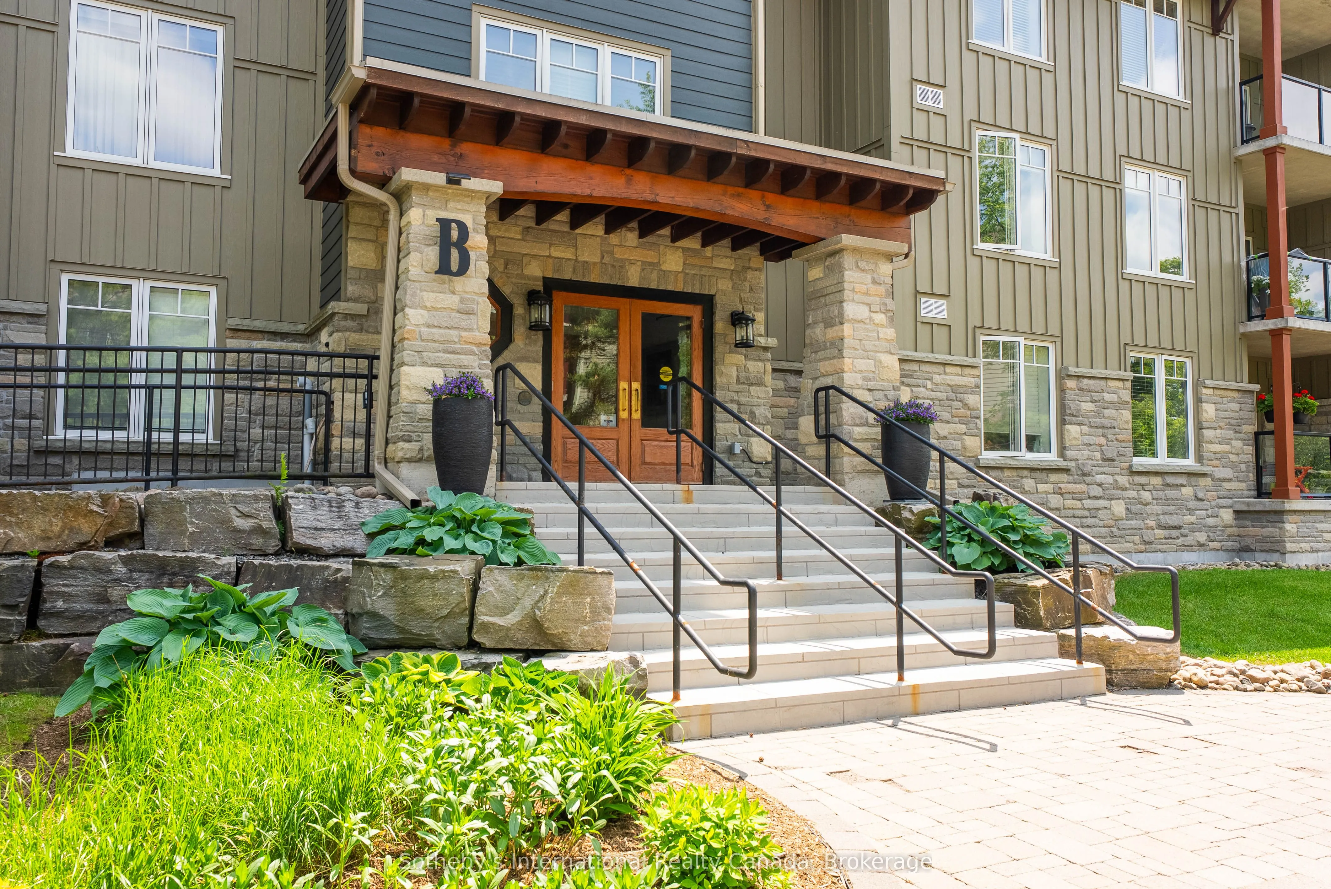 391B Manitoba Street, #103
