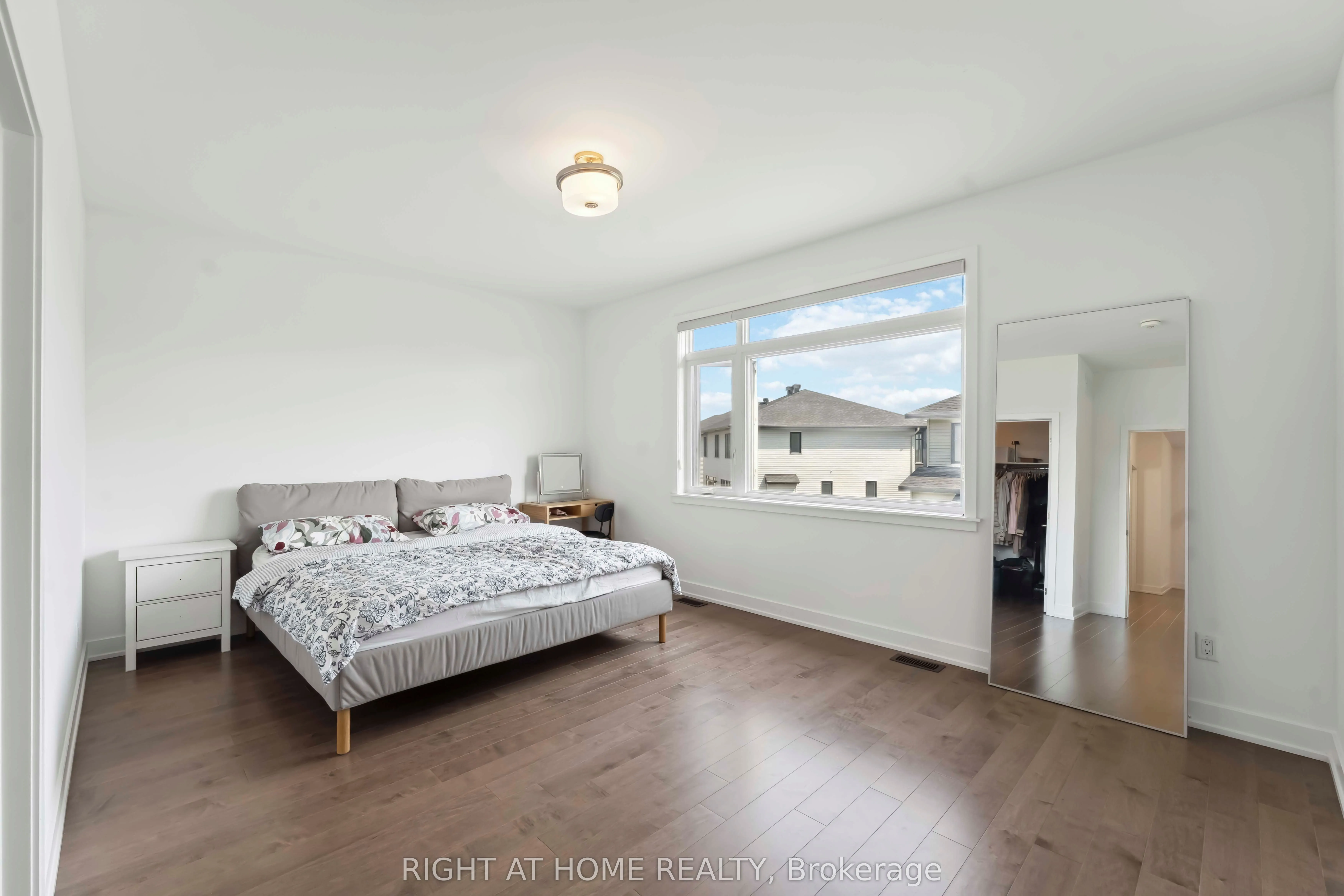 848 Beckton Heights S