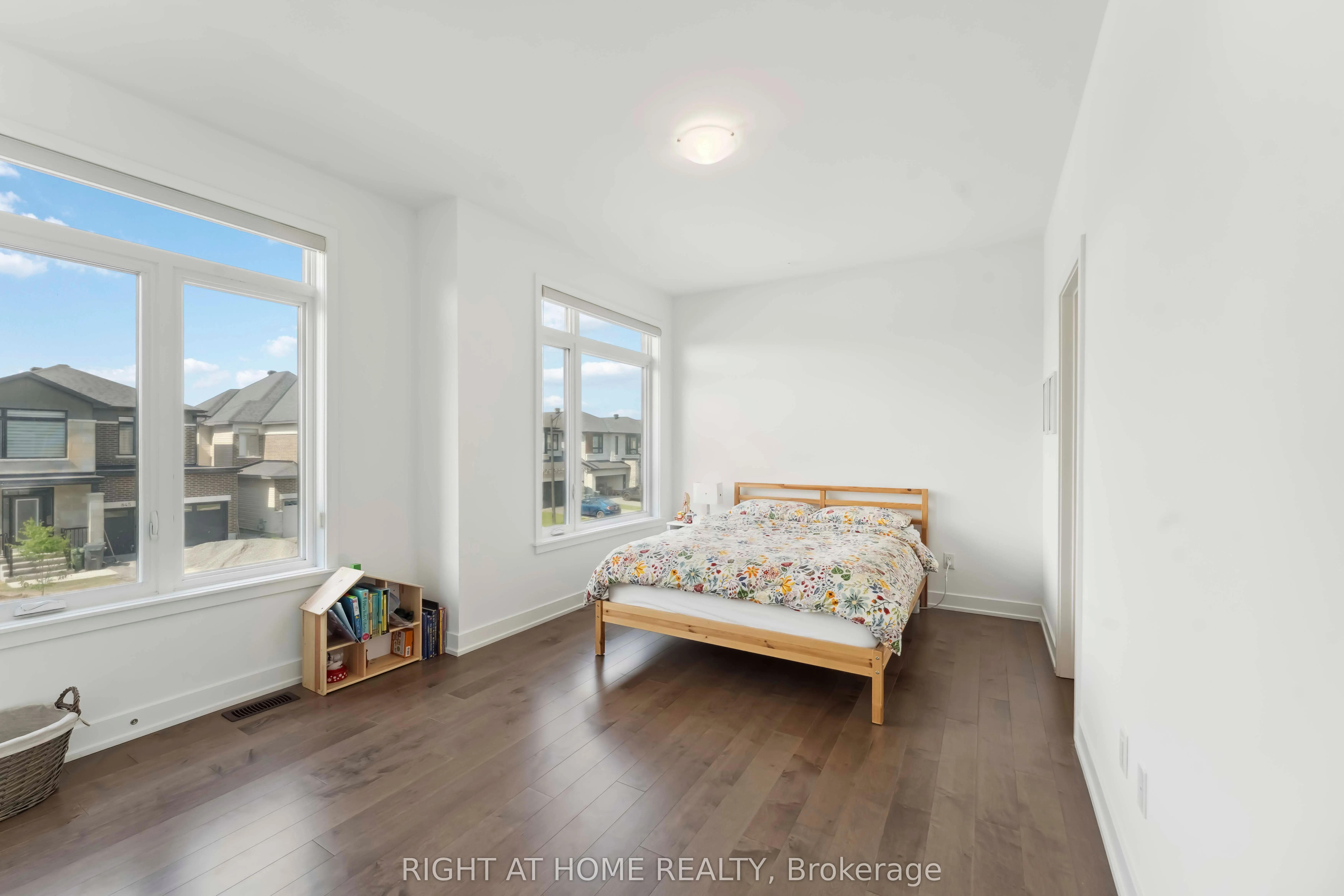 848 Beckton Heights S
