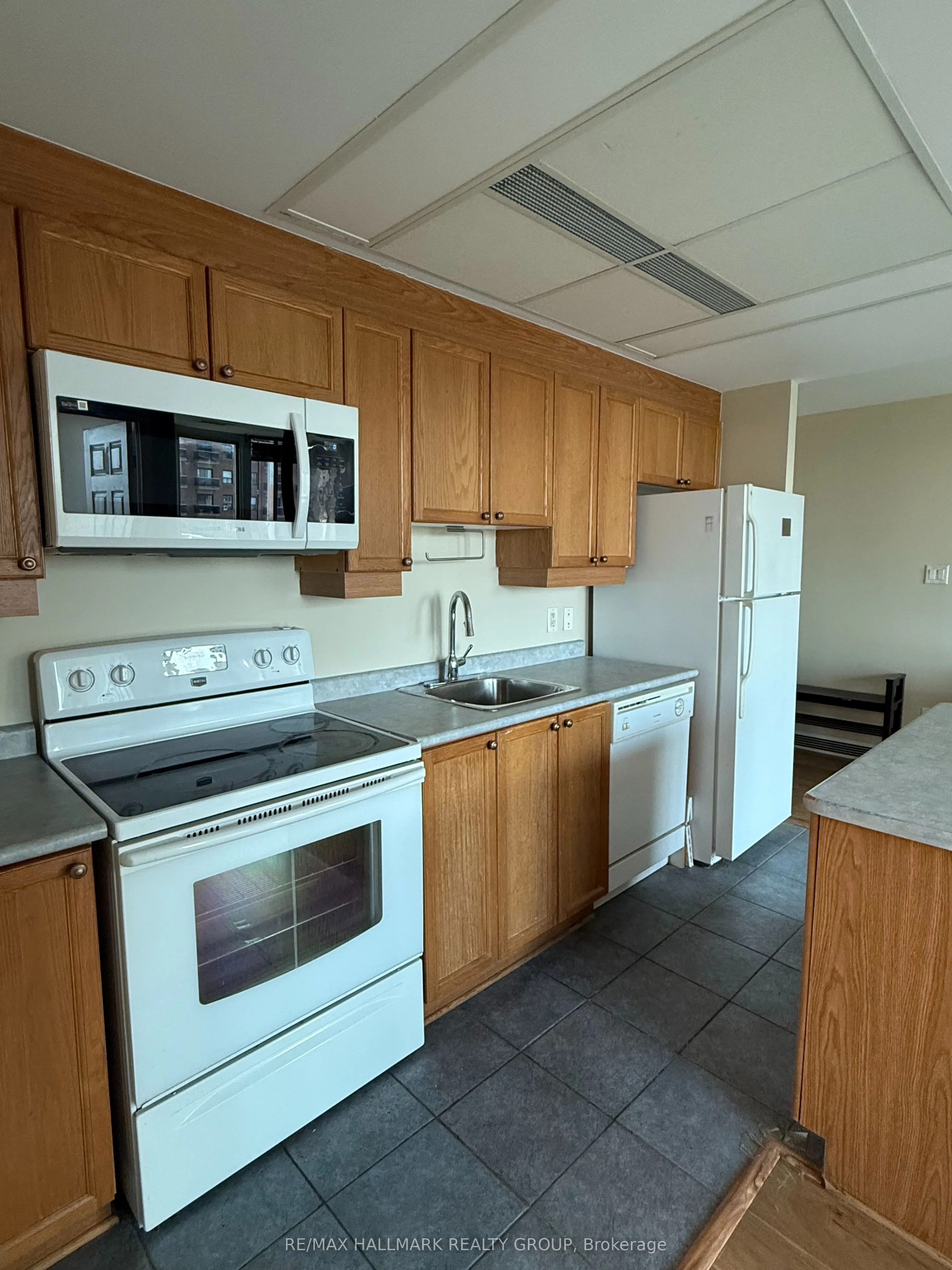 134 York Street, #805