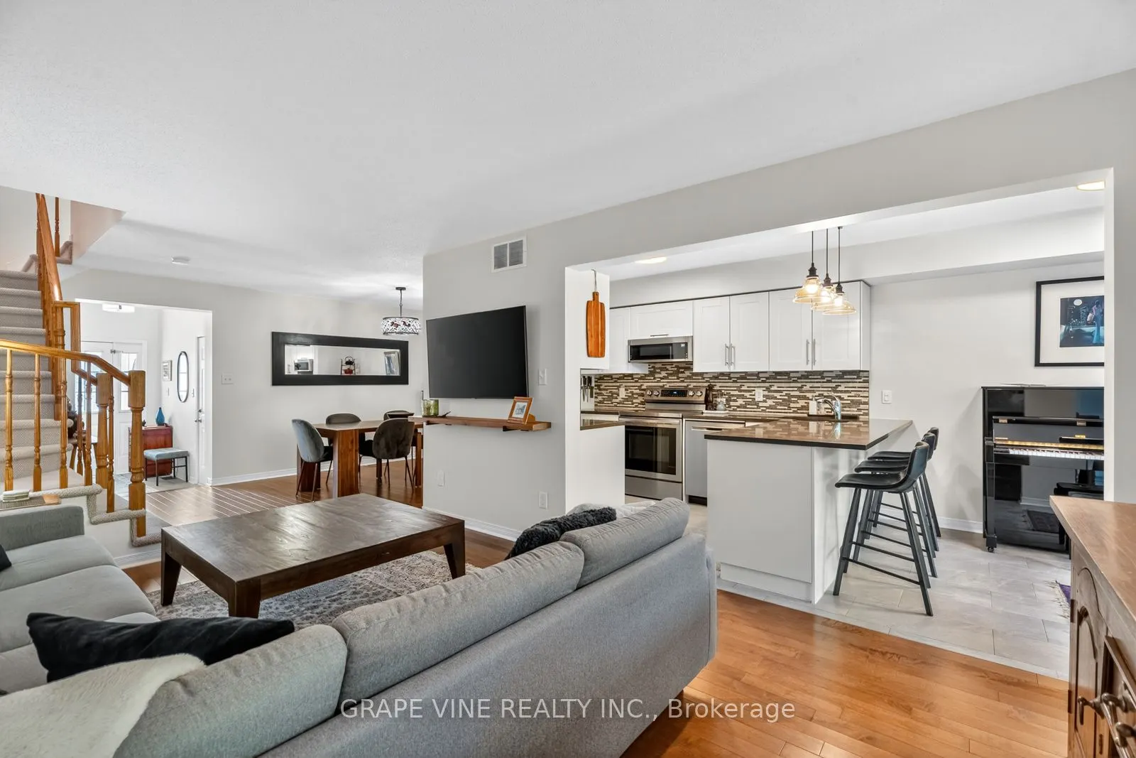 19 Fieldberry Private