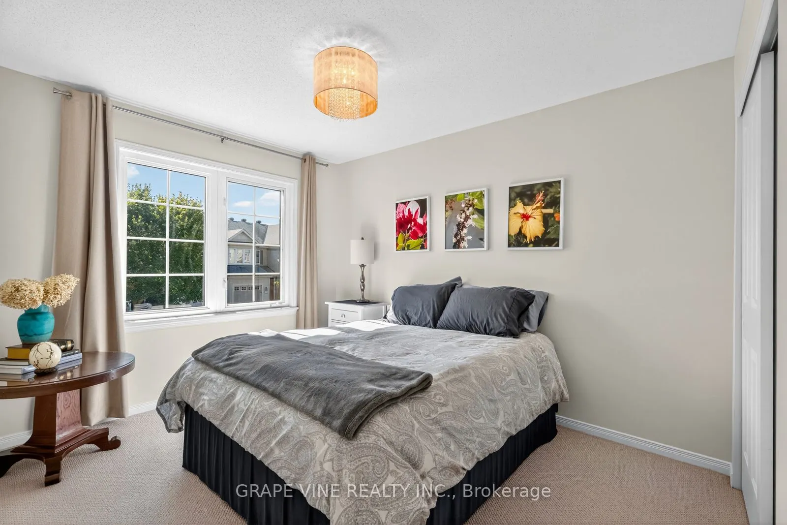 19 Fieldberry Private