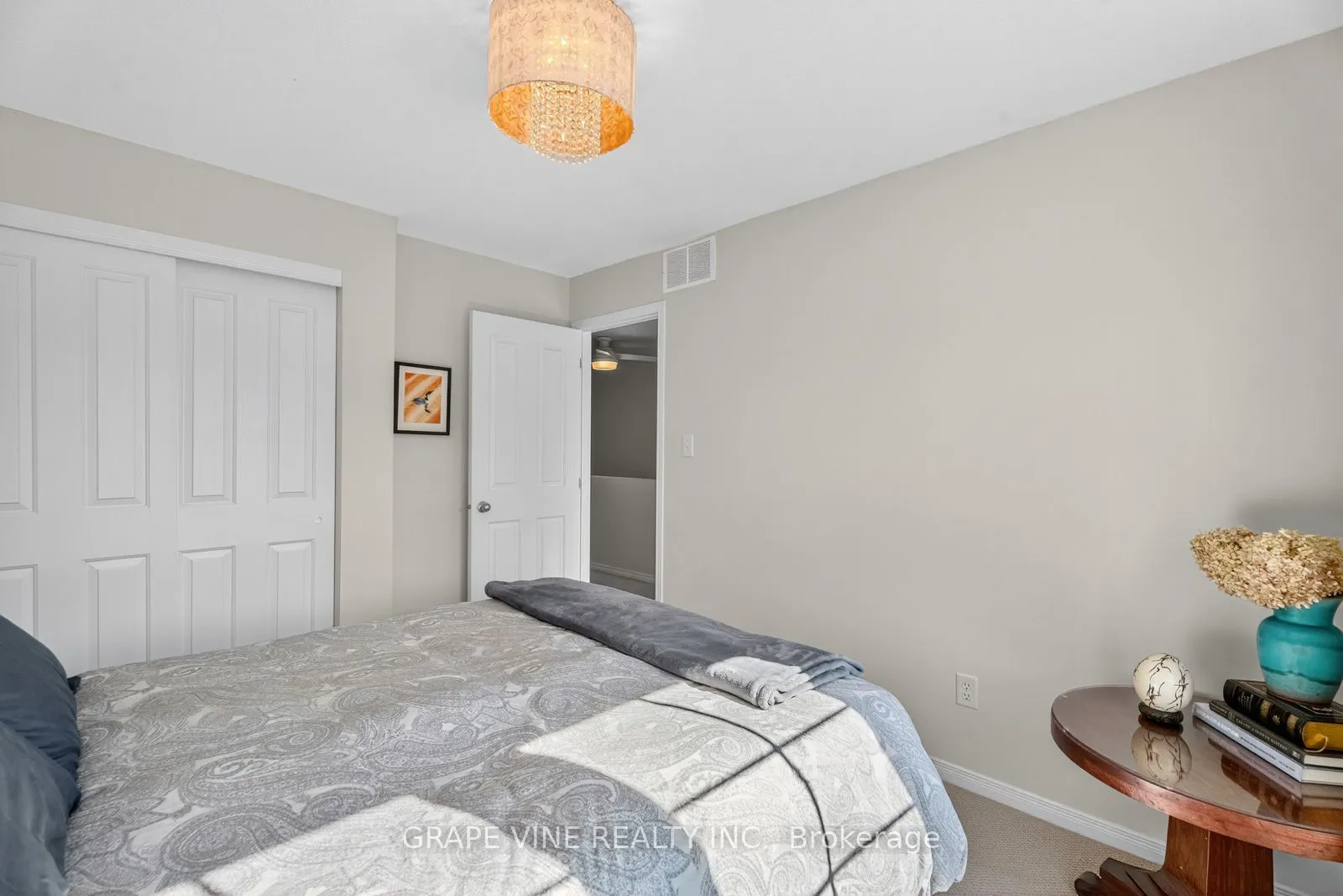 19 Fieldberry Private