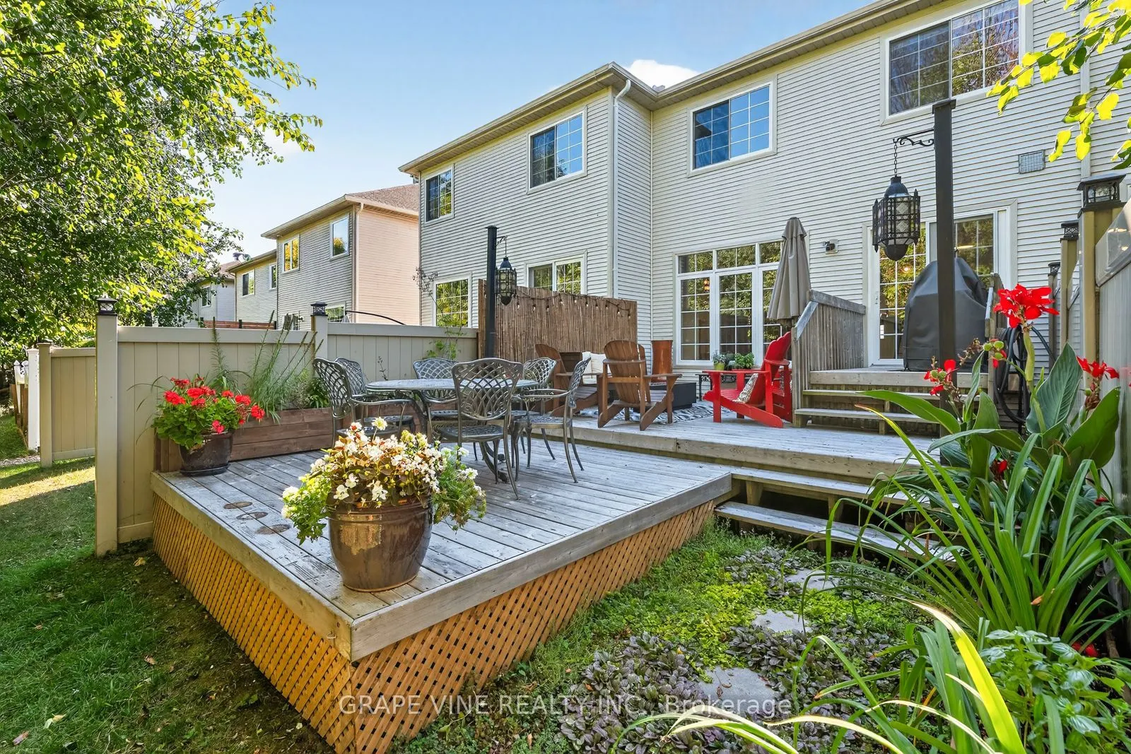 19 Fieldberry Private