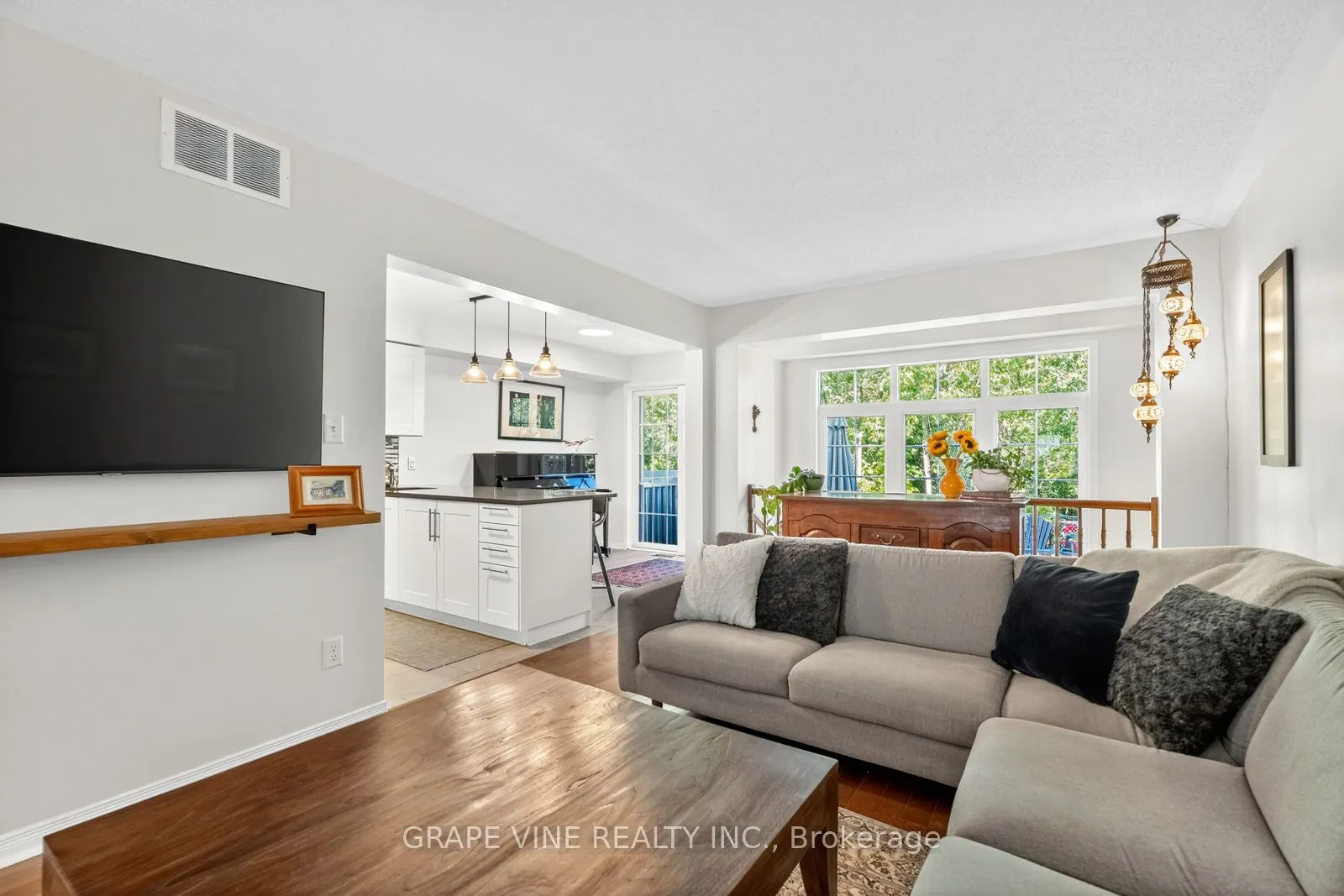 19 Fieldberry Private