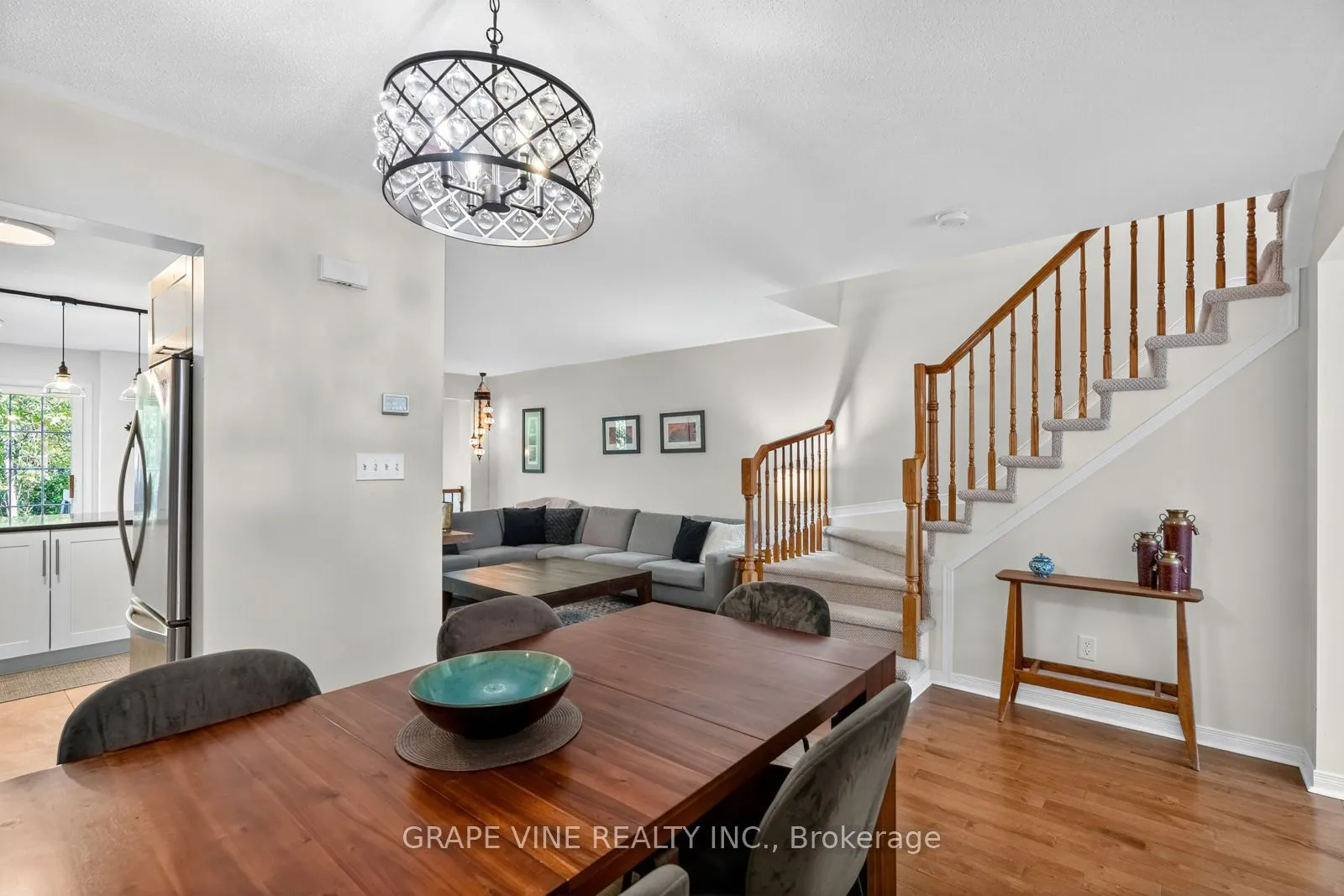 19 Fieldberry Private