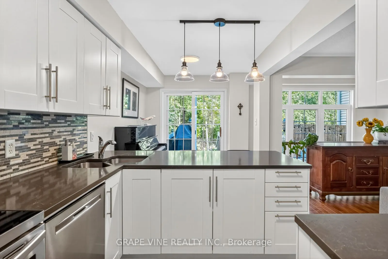 19 Fieldberry Private