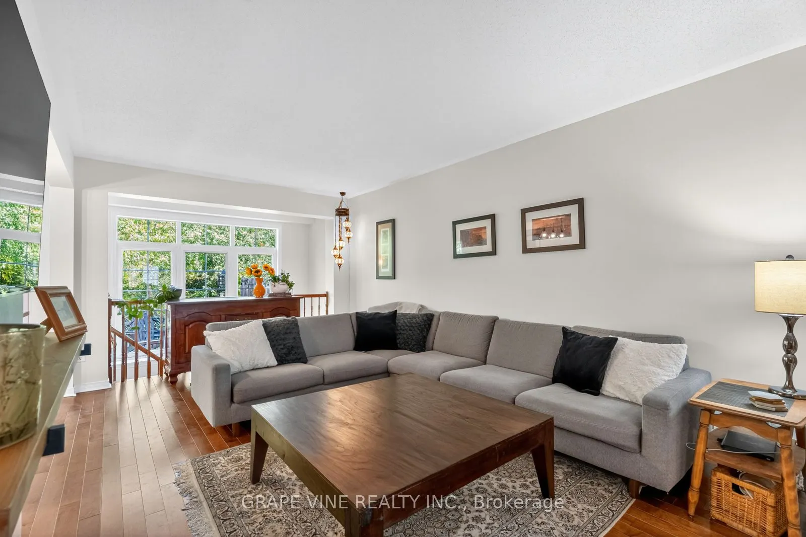 19 Fieldberry Private