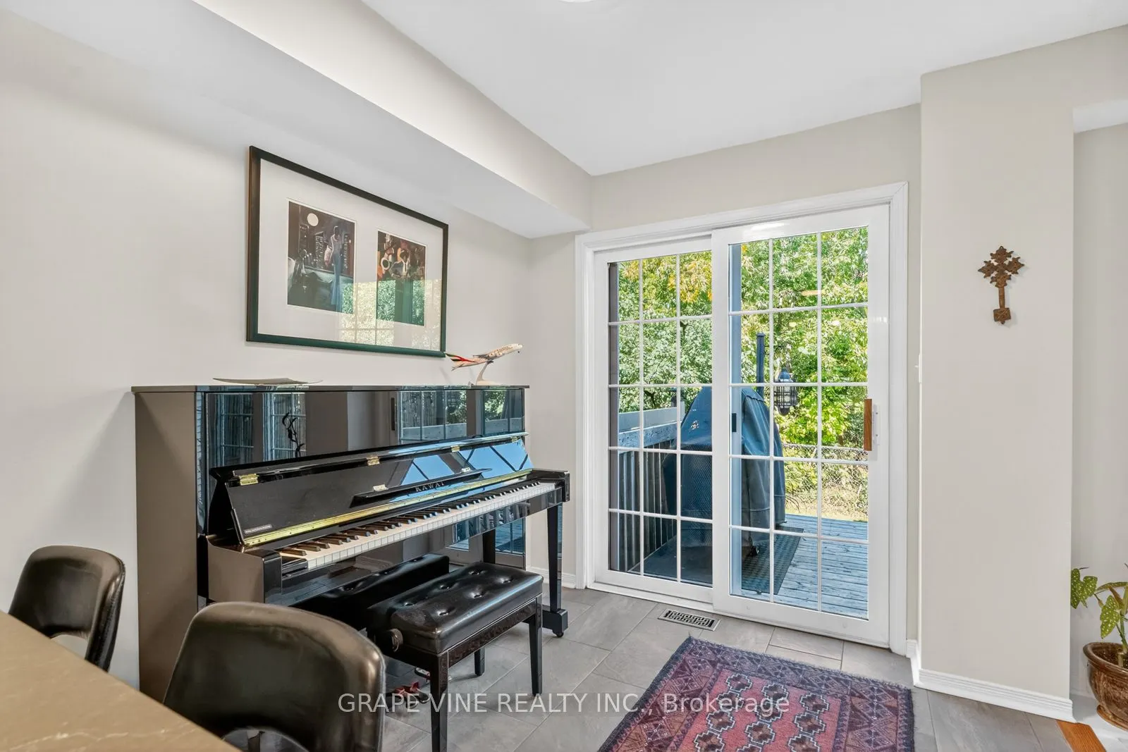19 Fieldberry Private